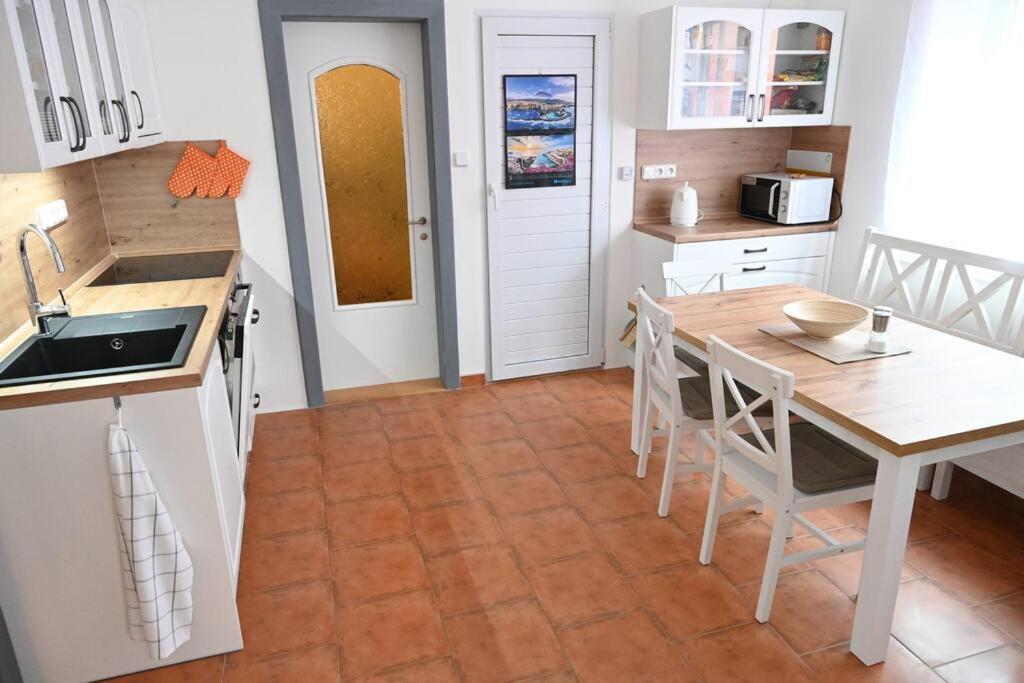 Rodinny Apartman U Broumovskeho Namesti Extérieur photo